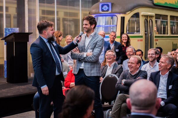 Voor de Vereniging Innovatieve Geneesmiddelen verbreden wij de discussie over het belang van deze medicijnen en bieden we het veld handvatten om de toegang te verbeteren. Voor de Vereniging Innovatieve Geneesmiddelen verbreden wij de discussie over het belang van deze medicijnen en bieden we het veld handvatten om de toegang te verbeteren.